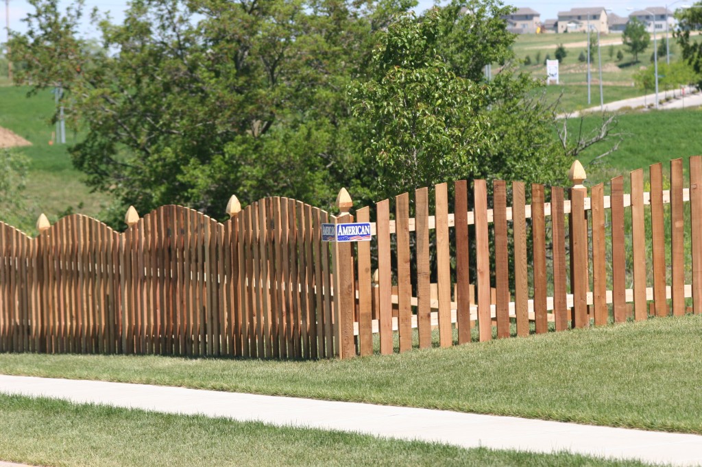American Fence Company Sioux City, Iowa - Wood Fencing, 1024 4' overscallop picket