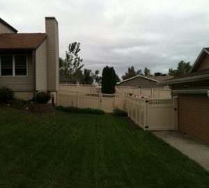 Solid Privacy vinyl fence in Sioux City, Iowa.